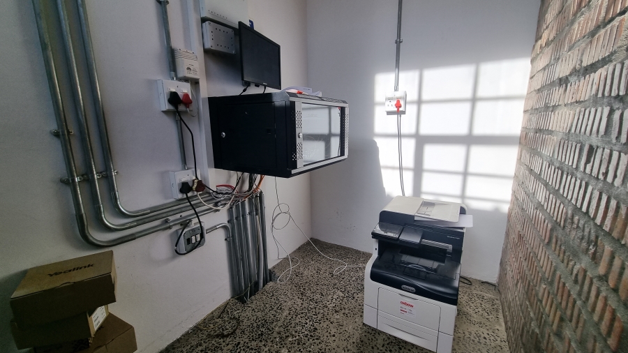 To Let Commercial Property for Rent in Woodstock Western Cape